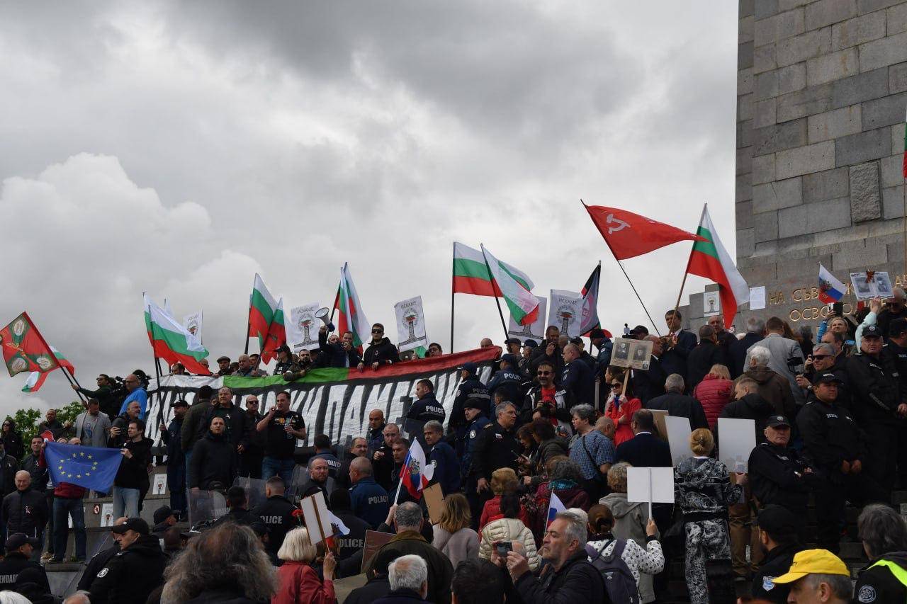Десетки граждани поискаха на мястото на МОЧА да има български паметник